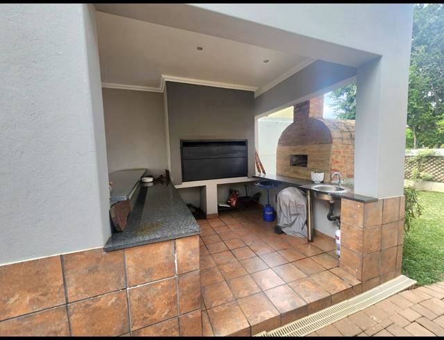4 BEDROOM HOUSE FOR SALE IN ZAMBEZI COUNTRY ESTATE